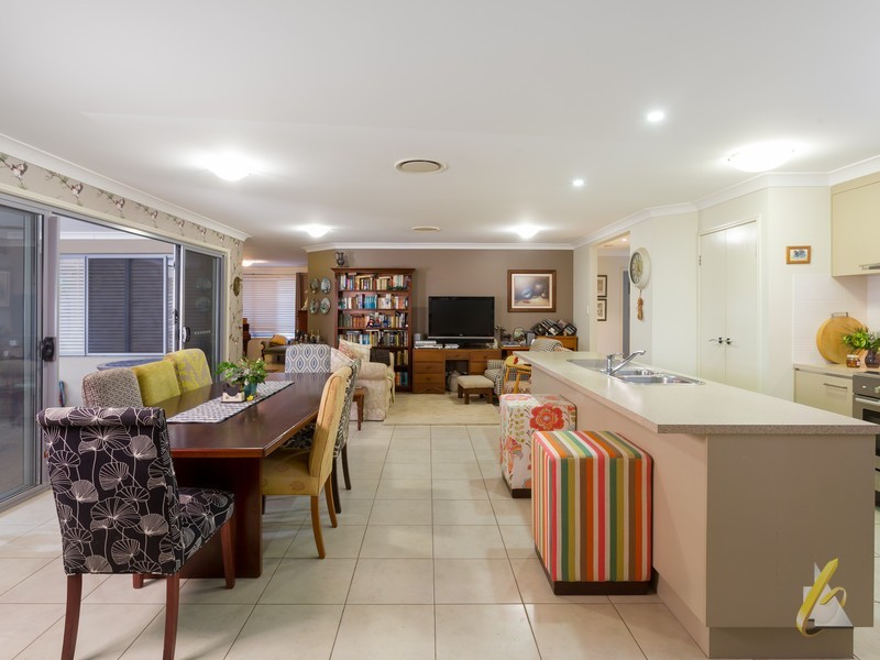 7 Stacey Close, Moggill QLD 4070