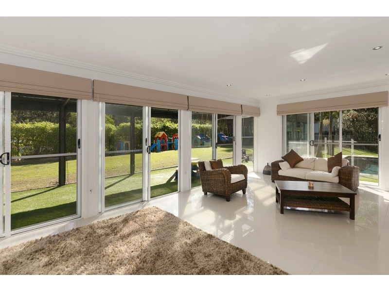 157 Red Cedar Rd, Pullenvale QLD 4069