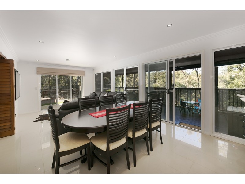 157 Red Cedar Rd, Pullenvale QLD 4069