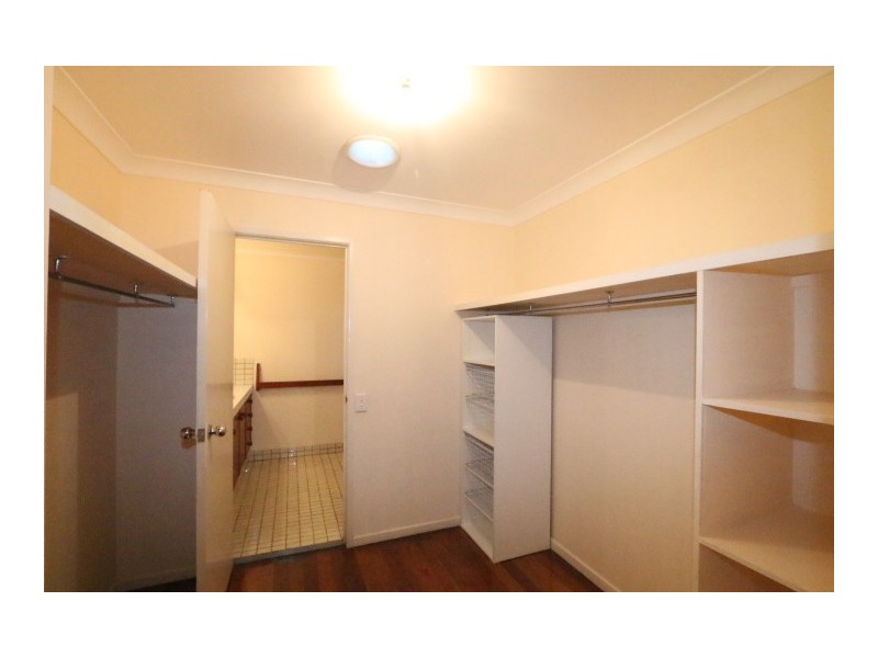 2 Nankin Street, Fig Tree Pocket QLD 4069
