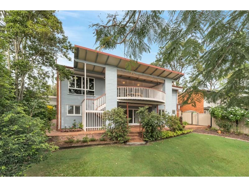 7 Mabb Street, Kenmore QLD 4069