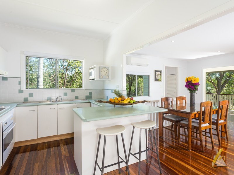 17 California Road, Oxley QLD 4075