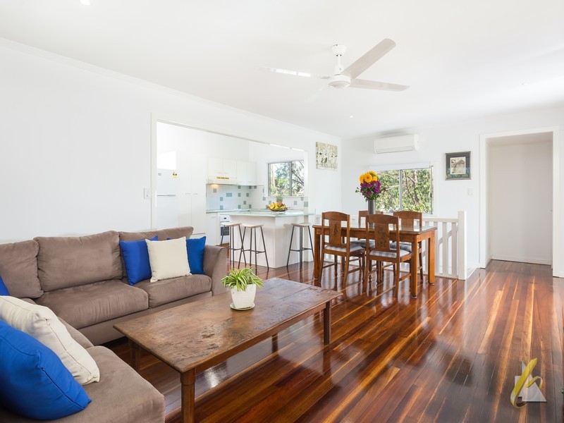 17 California Road, Oxley QLD 4075