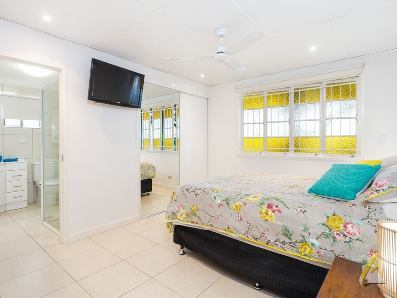 17 California Road, Oxley QLD 4075