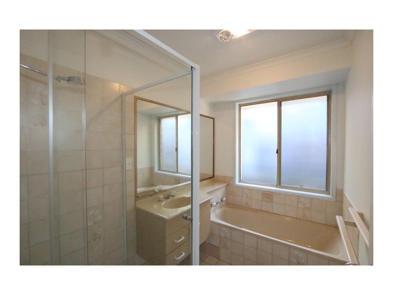 5 Miena Close, Riverhills QLD 4074