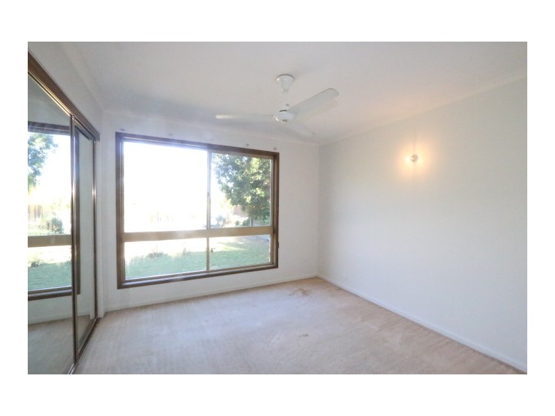 5 Miena Close, Riverhills QLD 4074