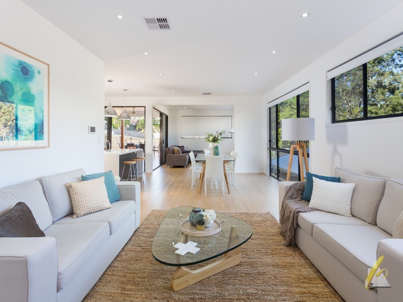 14 Henry St, Chapel Hill QLD 4069