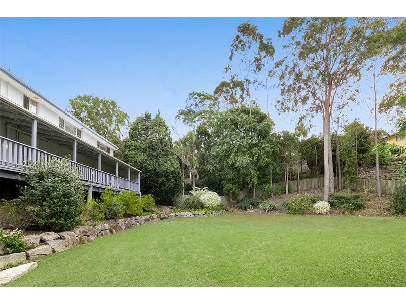 81 Ngeringa Cr, Chapel Hill QLD 4069