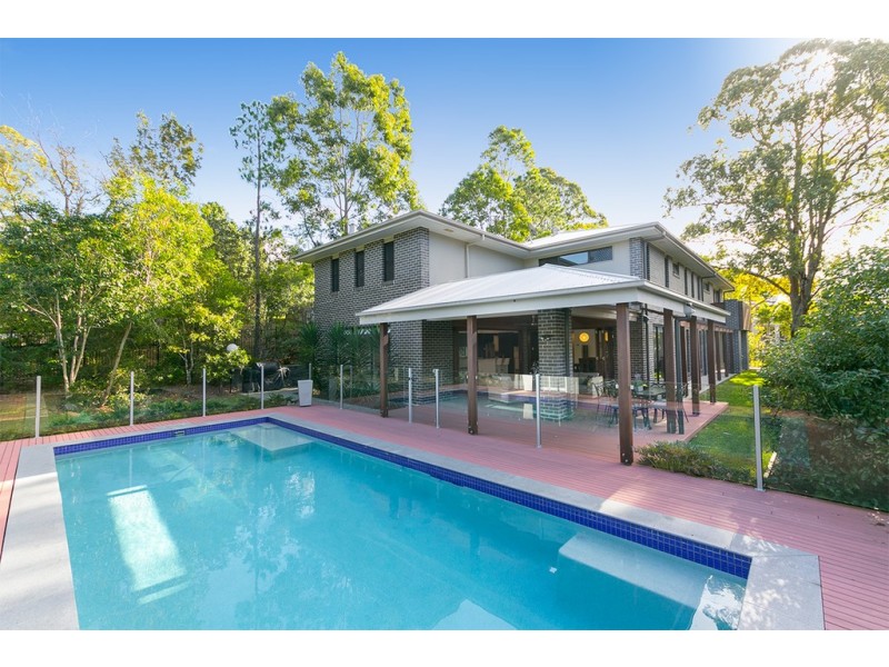 95 Tristania Rd, Chapel Hill QLD 4069