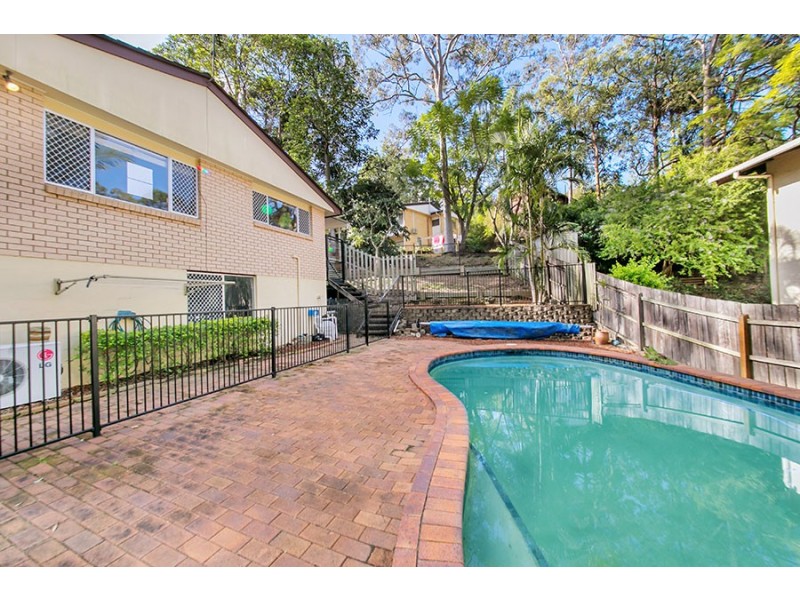 49 Ashburton St, Chapel Hill QLD 4069