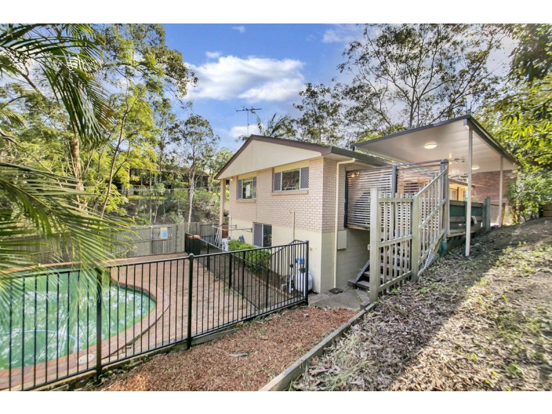 49 Ashburton St, Chapel Hill QLD 4069