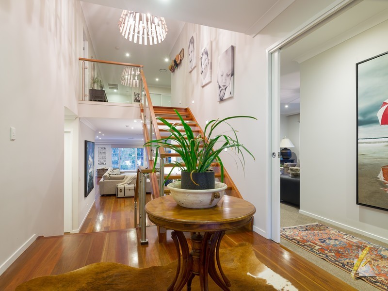 44 Ruth Miller Close, Fig Tree Pocket QLD 4069