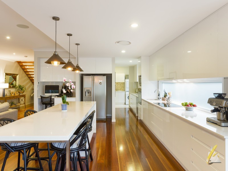 44 Ruth Miller Close, Fig Tree Pocket QLD 4069