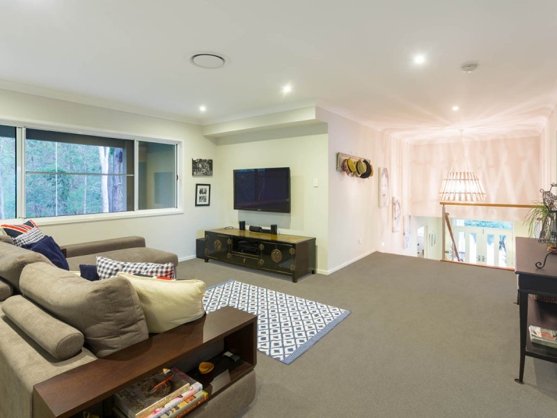 44 Ruth Miller Close, Fig Tree Pocket QLD 4069