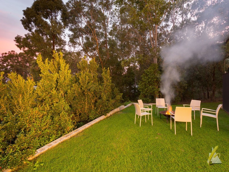 44 Ruth Miller Close, Fig Tree Pocket QLD 4069