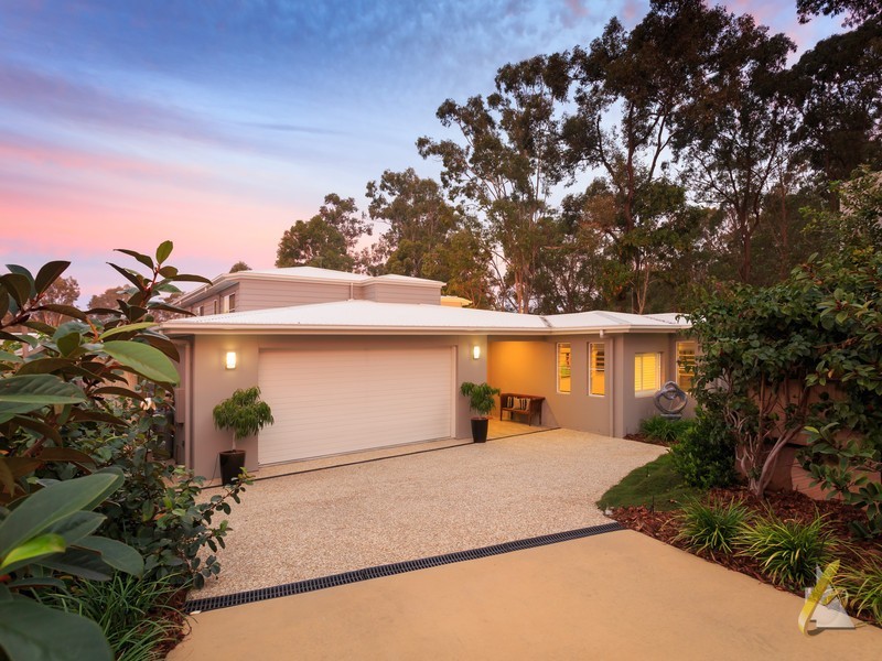 44 Ruth Miller Close, Fig Tree Pocket QLD 4069