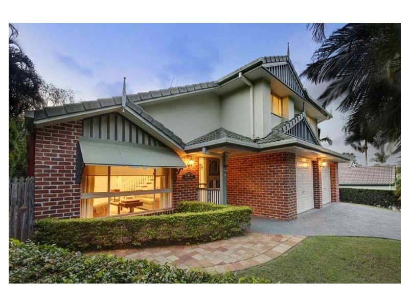 11 Martens Place, Brookfield QLD 4069