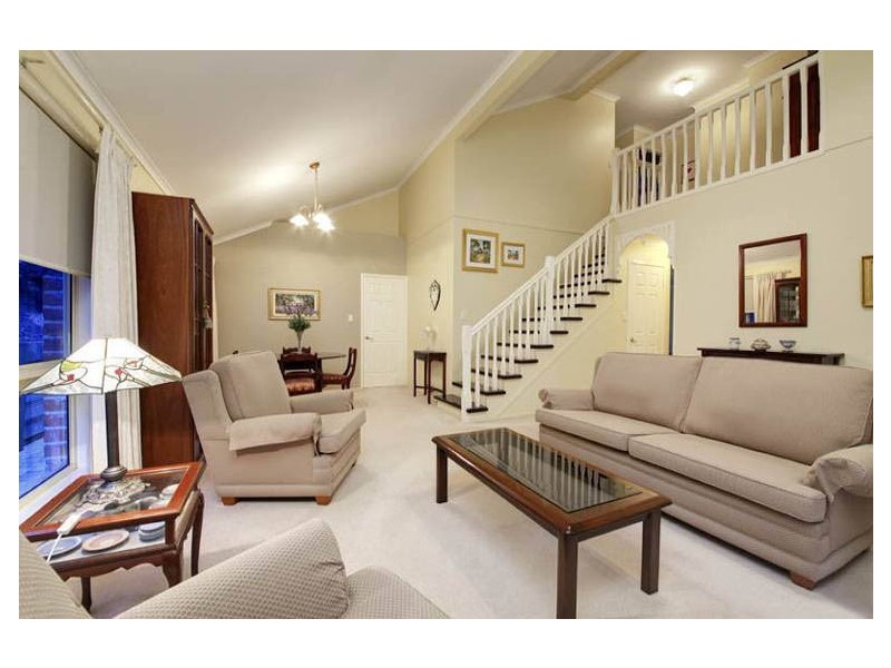 11 Martens Place, Brookfield QLD 4069