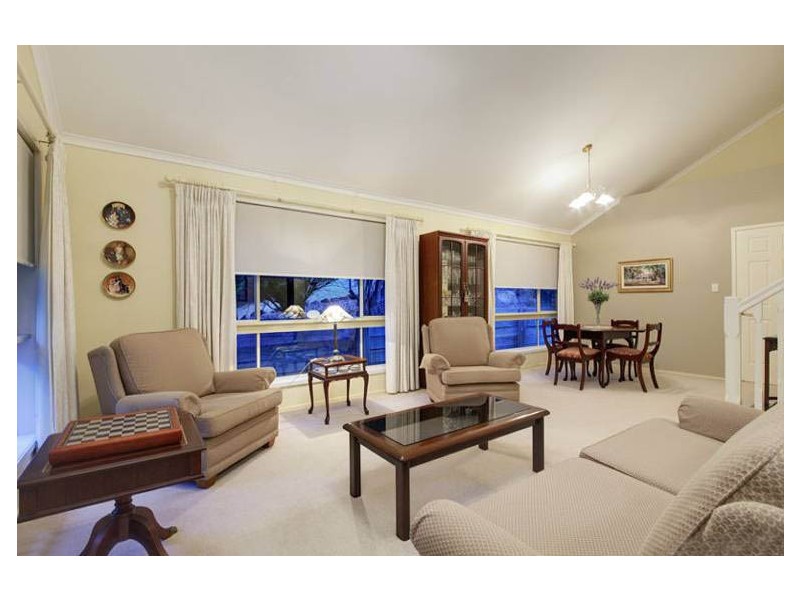 11 Martens Place, Brookfield QLD 4069