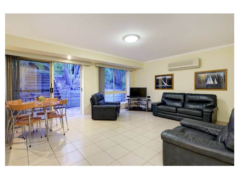 11 Martens Place, Brookfield QLD 4069