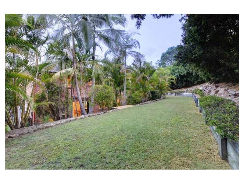 11 Martens Place, Brookfield QLD 4069