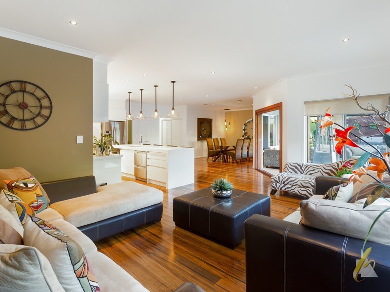 46 The Esplanade, Forest Lake QLD 4078