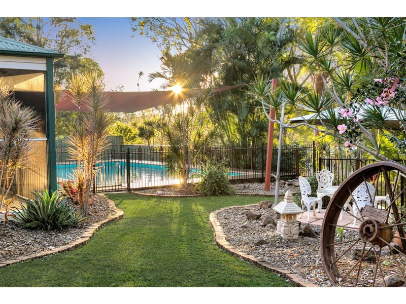 327 Pinjarra Road, Pinjarra Hills QLD 4069