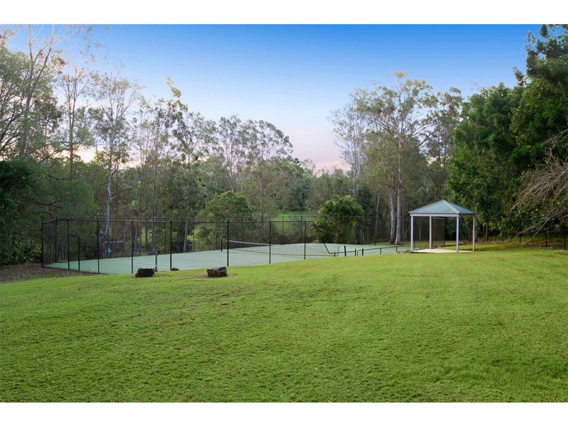 327 Pinjarra Road, Pinjarra Hills QLD 4069