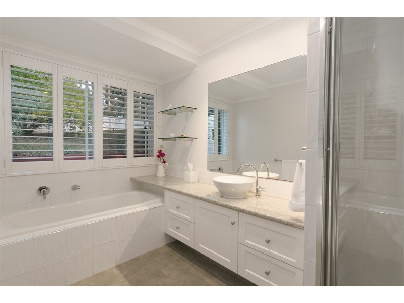 327 Pinjarra Road, Pinjarra Hills QLD 4069