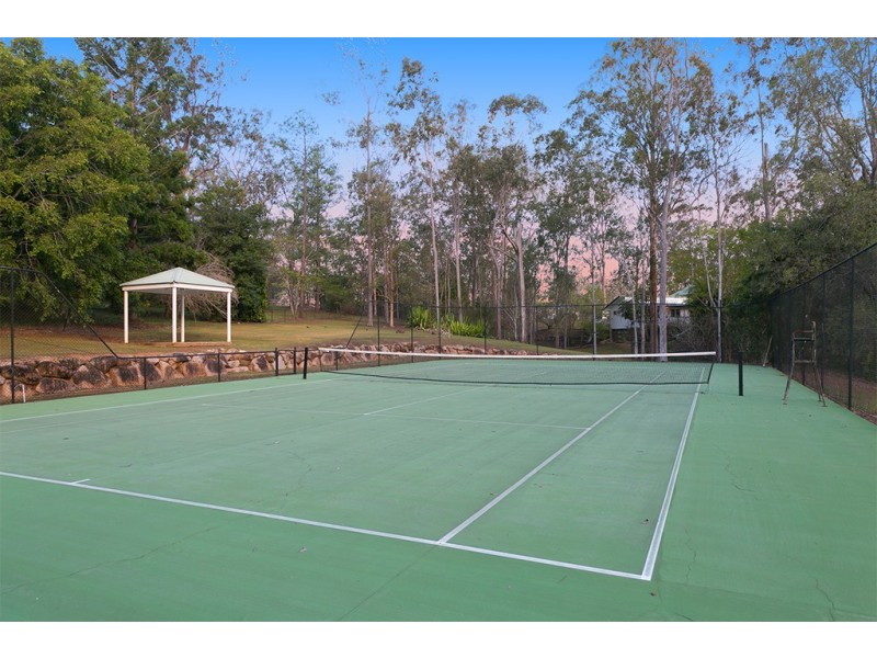 327 Pinjarra Road, Pinjarra Hills QLD 4069