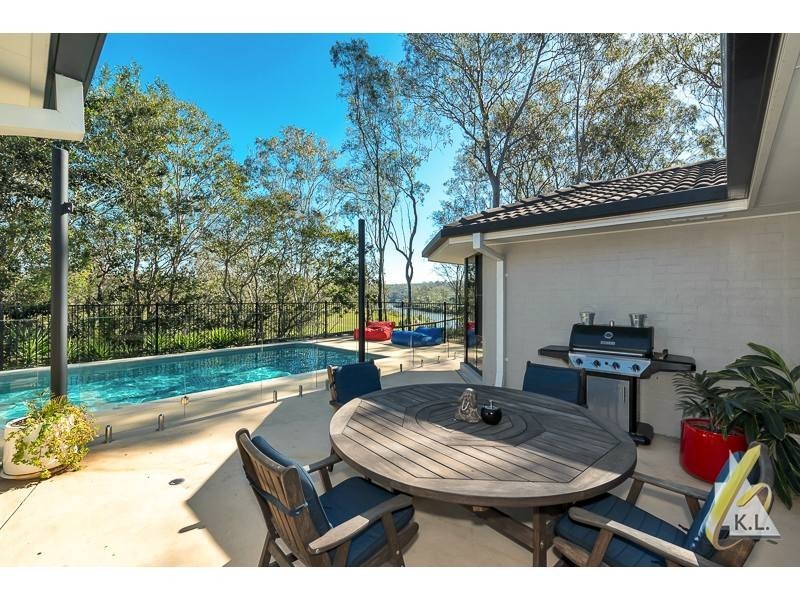 2 Sovereign Strait, Karalee QLD 4306