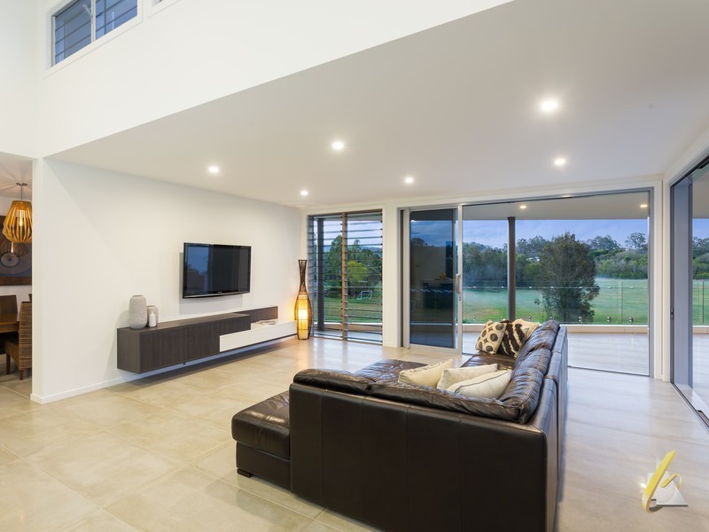 7 Agnes Place, Fig Tree Pocket QLD 4069
