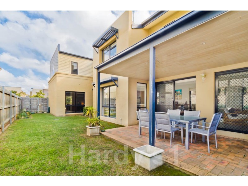 1 Shearwater Drive, Warriewood NSW 2102