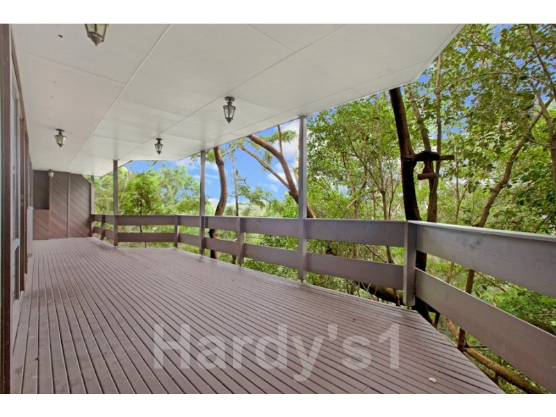 2 Pembroke Ave, Turramurra NSW 2074