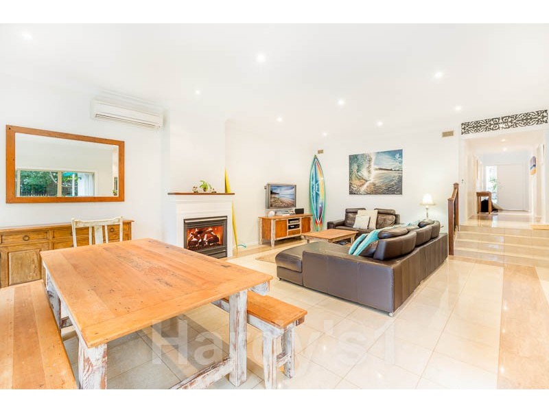 16 Woorarra Ave, North Narrabeen NSW 2101