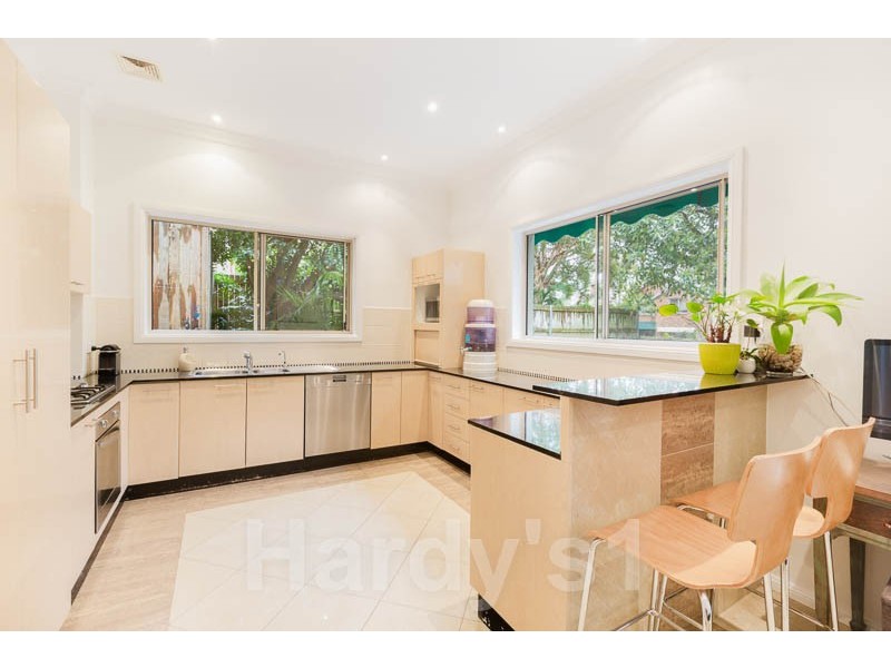 16 Woorarra Ave, North Narrabeen NSW 2101