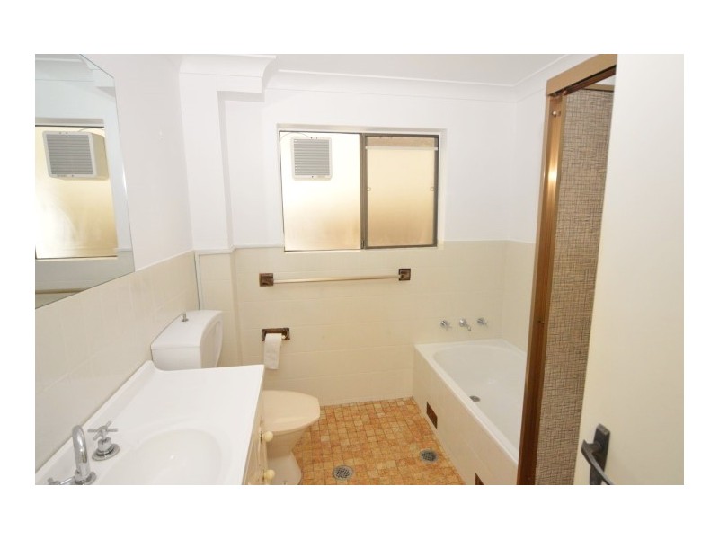 Apt 2, 8 Queens Parade West, Newport NSW 2106
