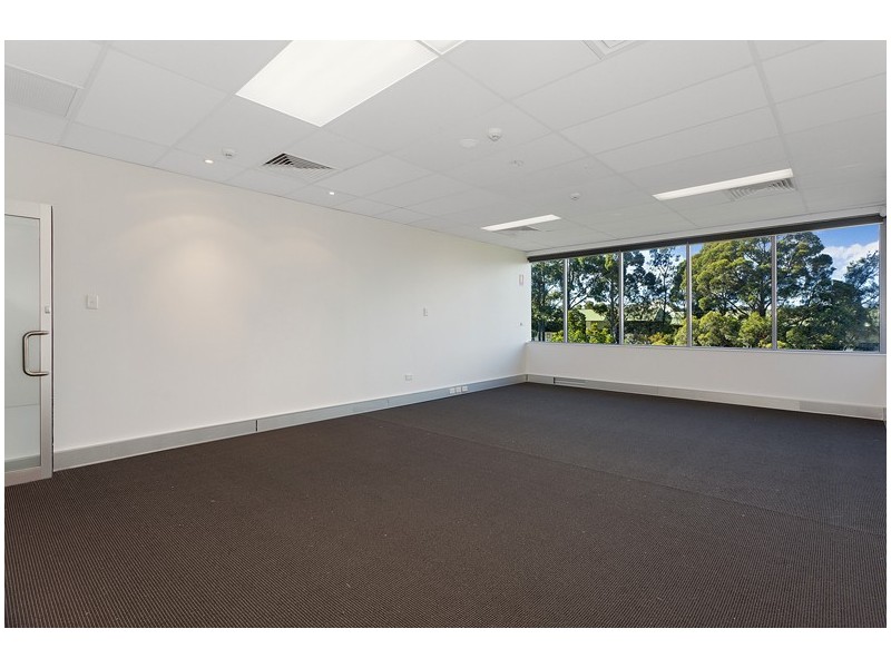 6 Jubilee Av, Warriewood NSW 2102