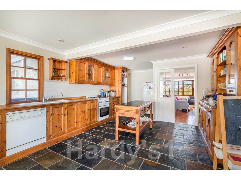 25 Timaru Rd, Terrey Hills NSW 2084