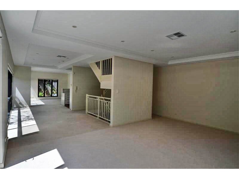 12/34-36 Golf Avenue, Mona Vale NSW 2103