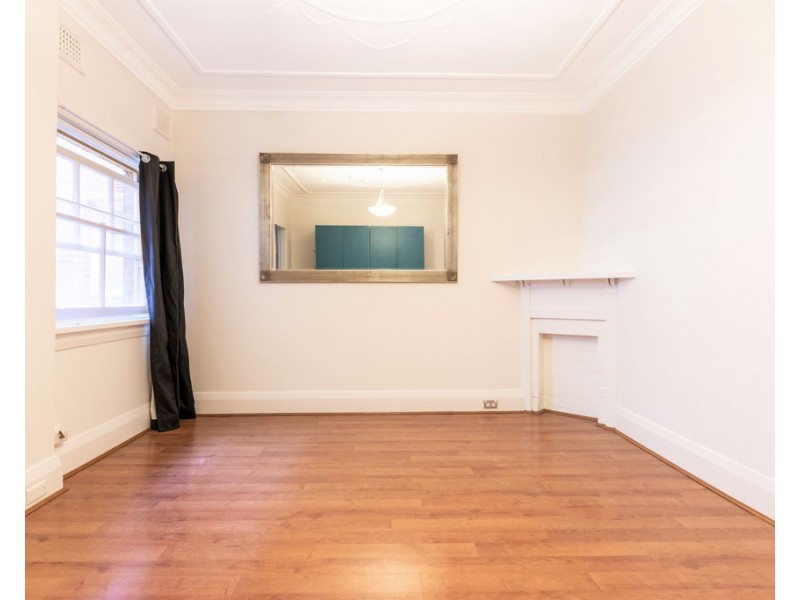 13/8A Hughes Street, Potts Point NSW 2011