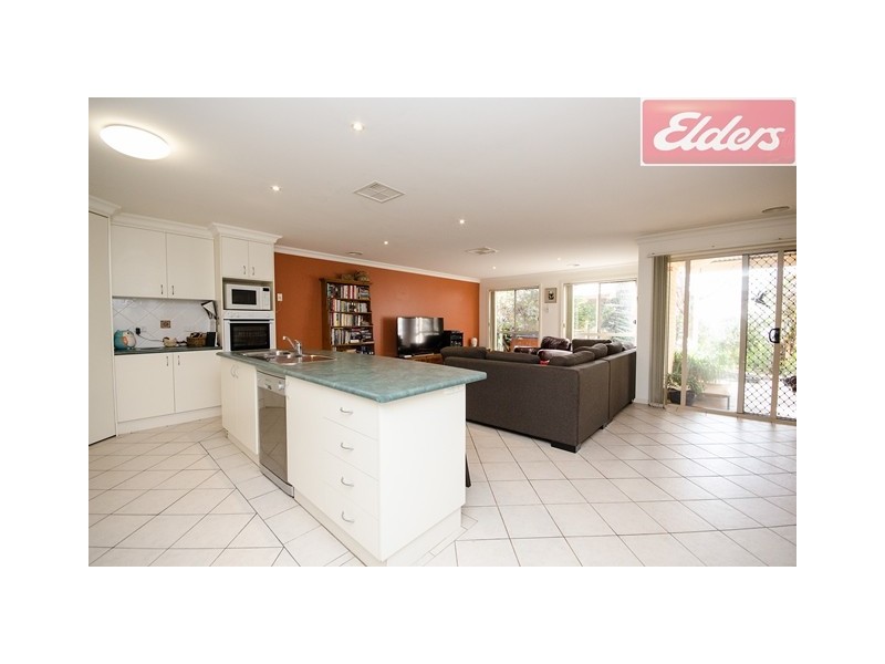 38 Barton Drive, Wodonga VIC 3690