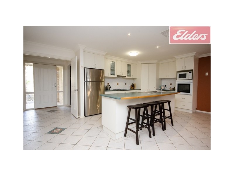 38 Barton Drive, Wodonga VIC 3690