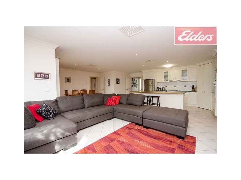 38 Barton Drive, Wodonga VIC 3690