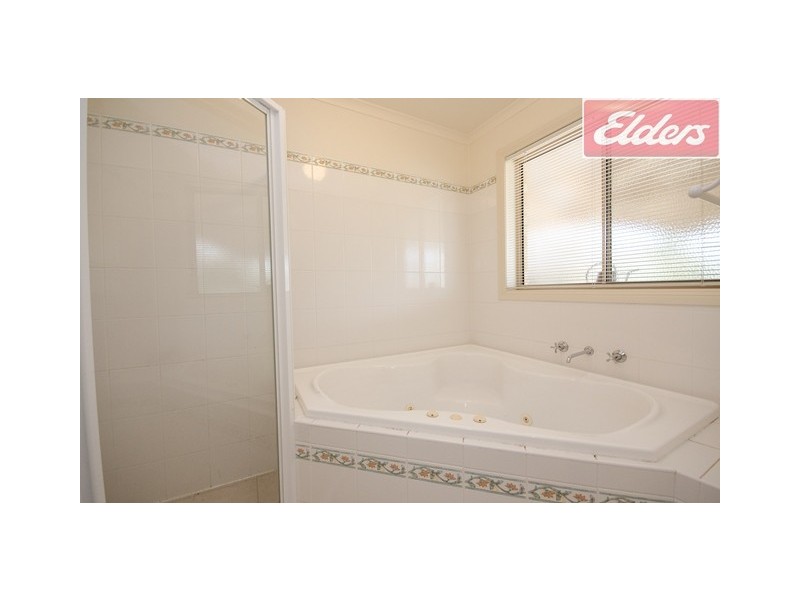 38 Barton Drive, Wodonga VIC 3690