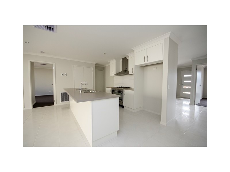 28 Rod Laver Way, Baranduda VIC 3691