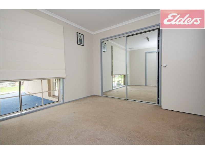 2/2 Saville Avenue, Lavington NSW 2641