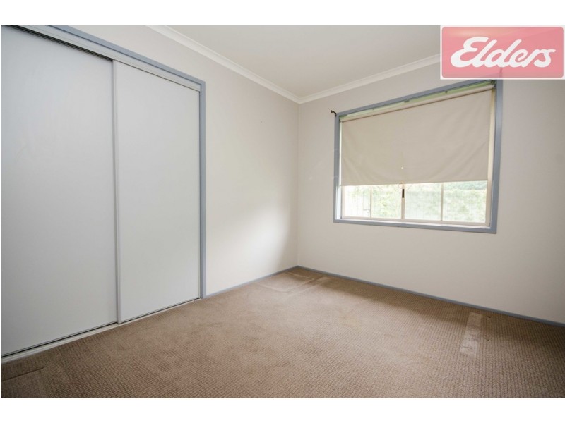2/2 Saville Avenue, Lavington NSW 2641