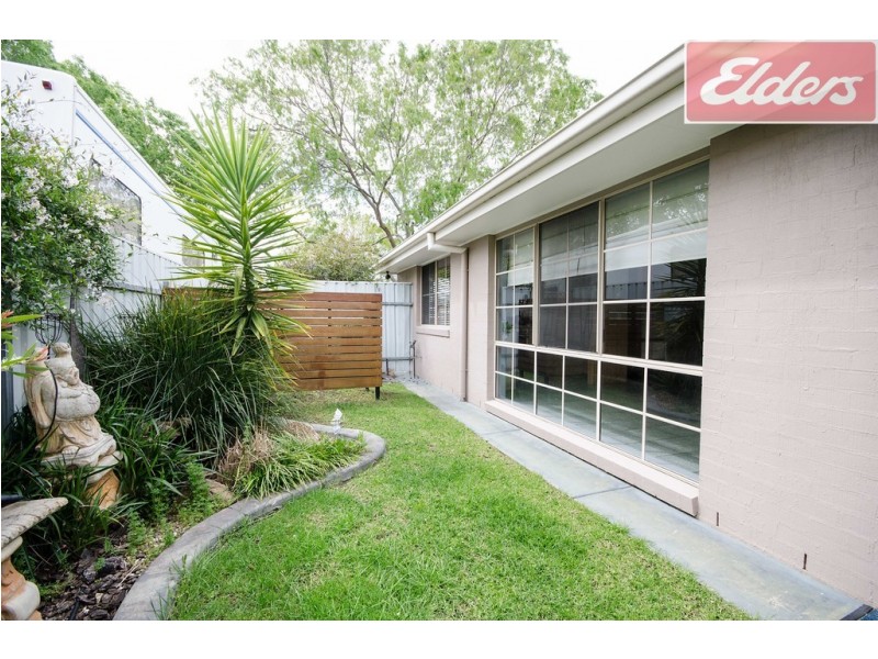 2/2 Saville Avenue, Lavington NSW 2641