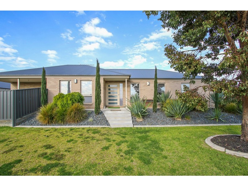44 Silky Oak Avenue, Wodonga VIC 3690